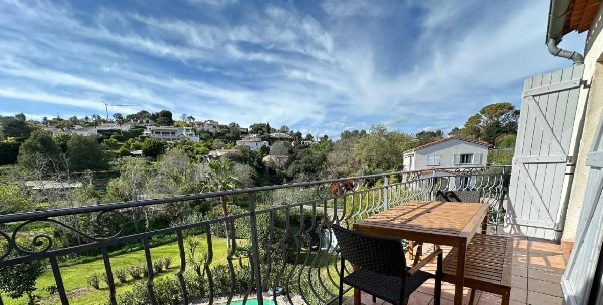 Villa Constance 3 Antibes - Spacieux Logement En Dernier Etage Esterno foto